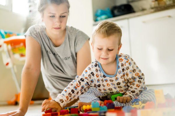 
      
        boy-with-mom-playing-colorful-building-kit.jpg
      
    